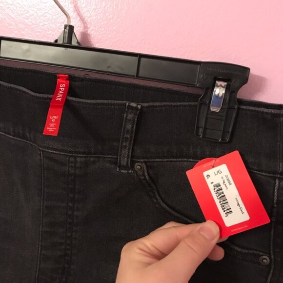 Spanx Straight Leg Jeans Pull On Stretch Vintage Black Size Large - Picture 2 of 3
